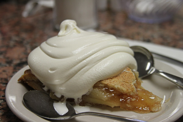 Chocolate Meringue Pie Picture Of Blue Bonnet Cafe Marble Falls Tripadvisor