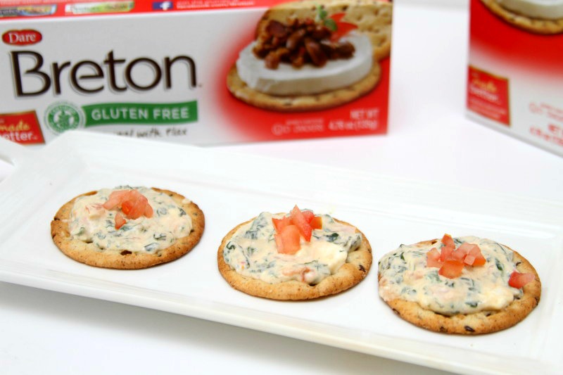 spinach tomato dip on crackers