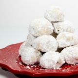 Delicious pecan meltaway cookies
