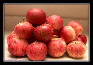 This Easy Homemade Applesauce Only Uses 2 Ingredients