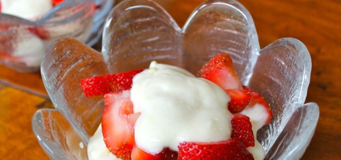 Strawberries with Lemon Curd