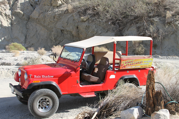Red Jeep tour palm springs