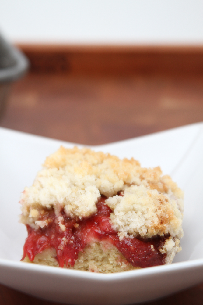 strawberry rhubarb coffee cake