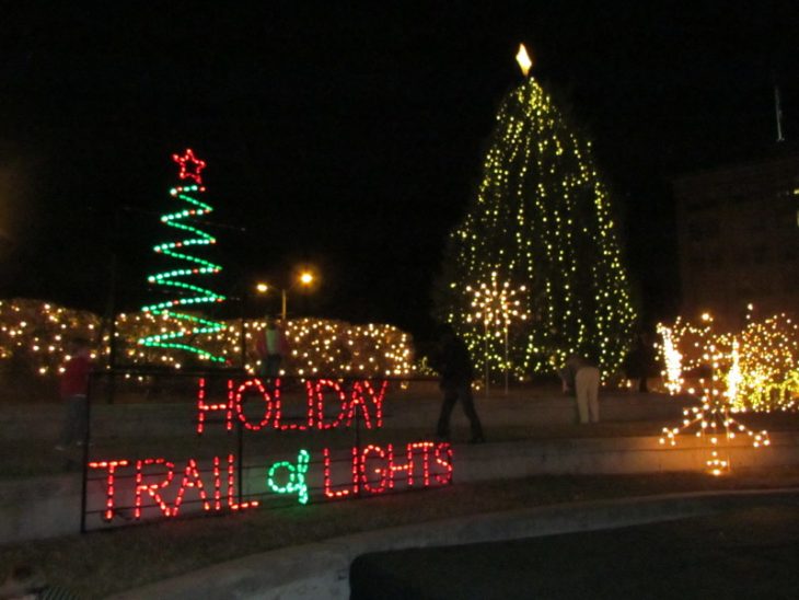 holiday trail of lights