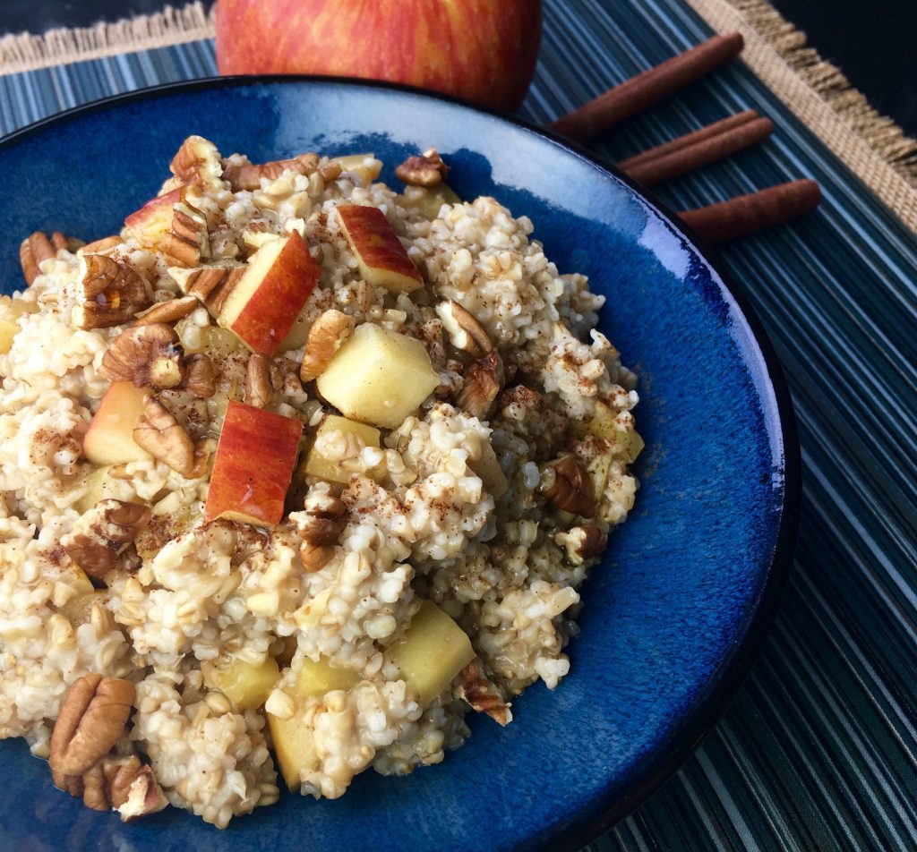 Slow Cooker Apple-Cinnamon Oats Recipe.