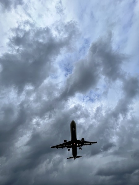 Airplanes landing at Reagan Airport_6