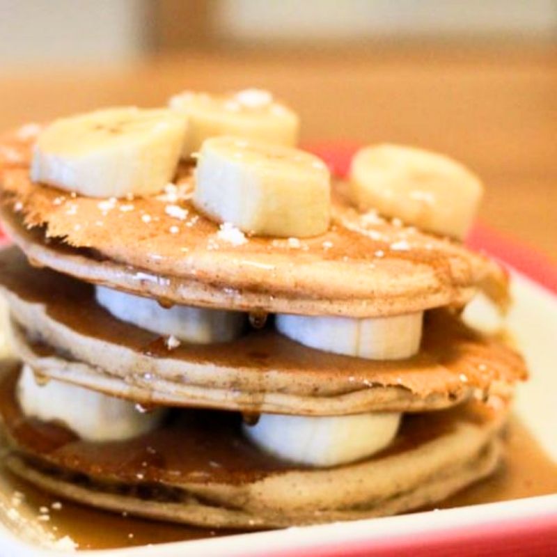 cinnamon banana pancakes