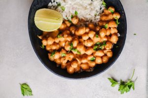 indian butter chickpeas