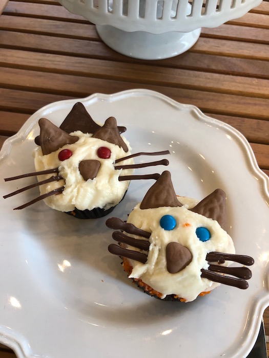 Easy Halloween Cupcakes 5