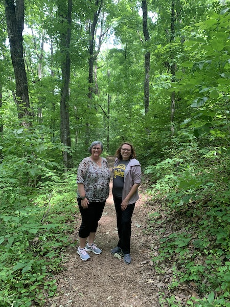 Hiking East Lakeshore Trail in Loudon County