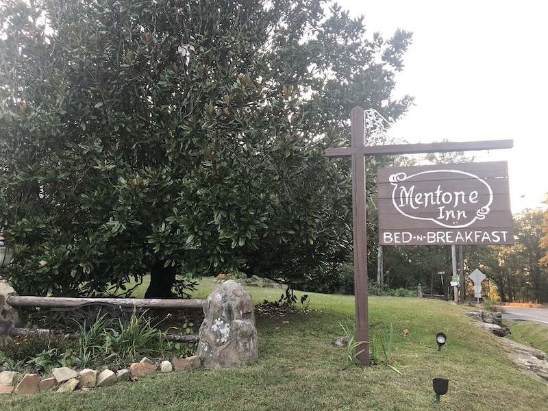 Mentone Inn B&B sign