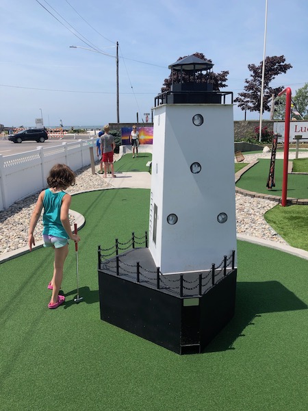 Things to do in ludington - play putt putt golf