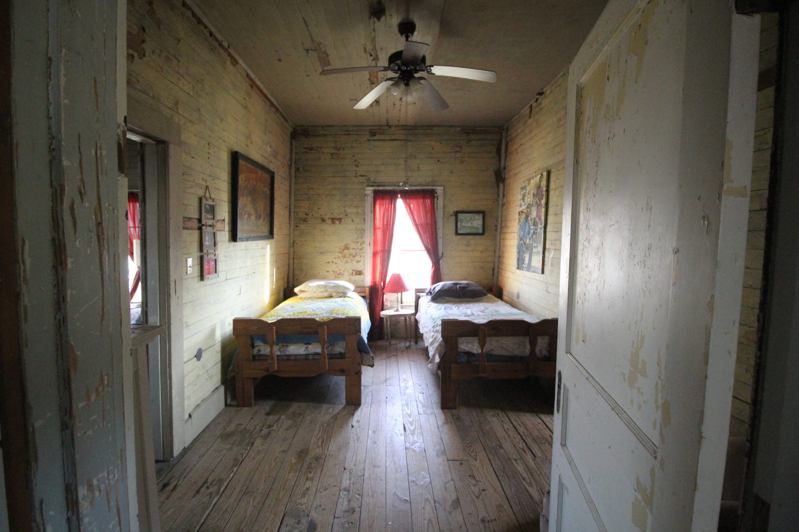 Tallahatchie Flats interior