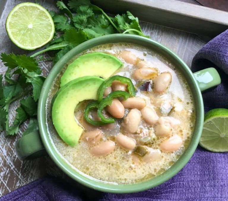 Slow Cooker White Chicken Chili Recipe