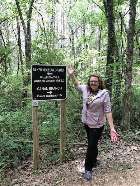 hiking east lakeshore trail in loudon county