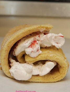 strawberry roll cake