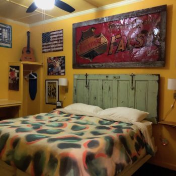 the hooker hotel bedroom 2